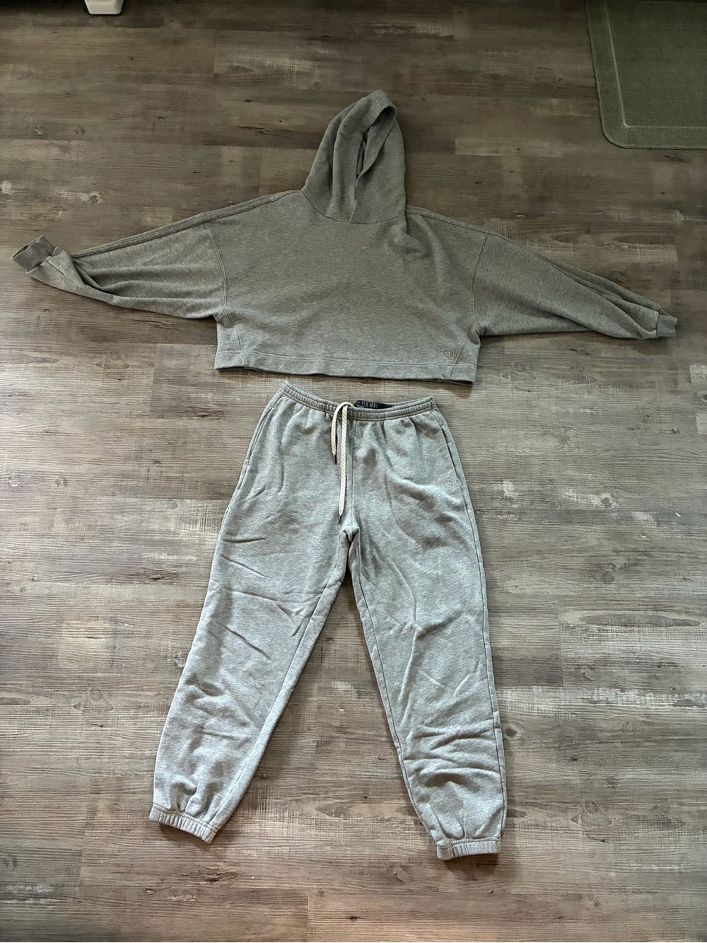 Vuori Women's Grey Cropped Hoodie & Jogger Set